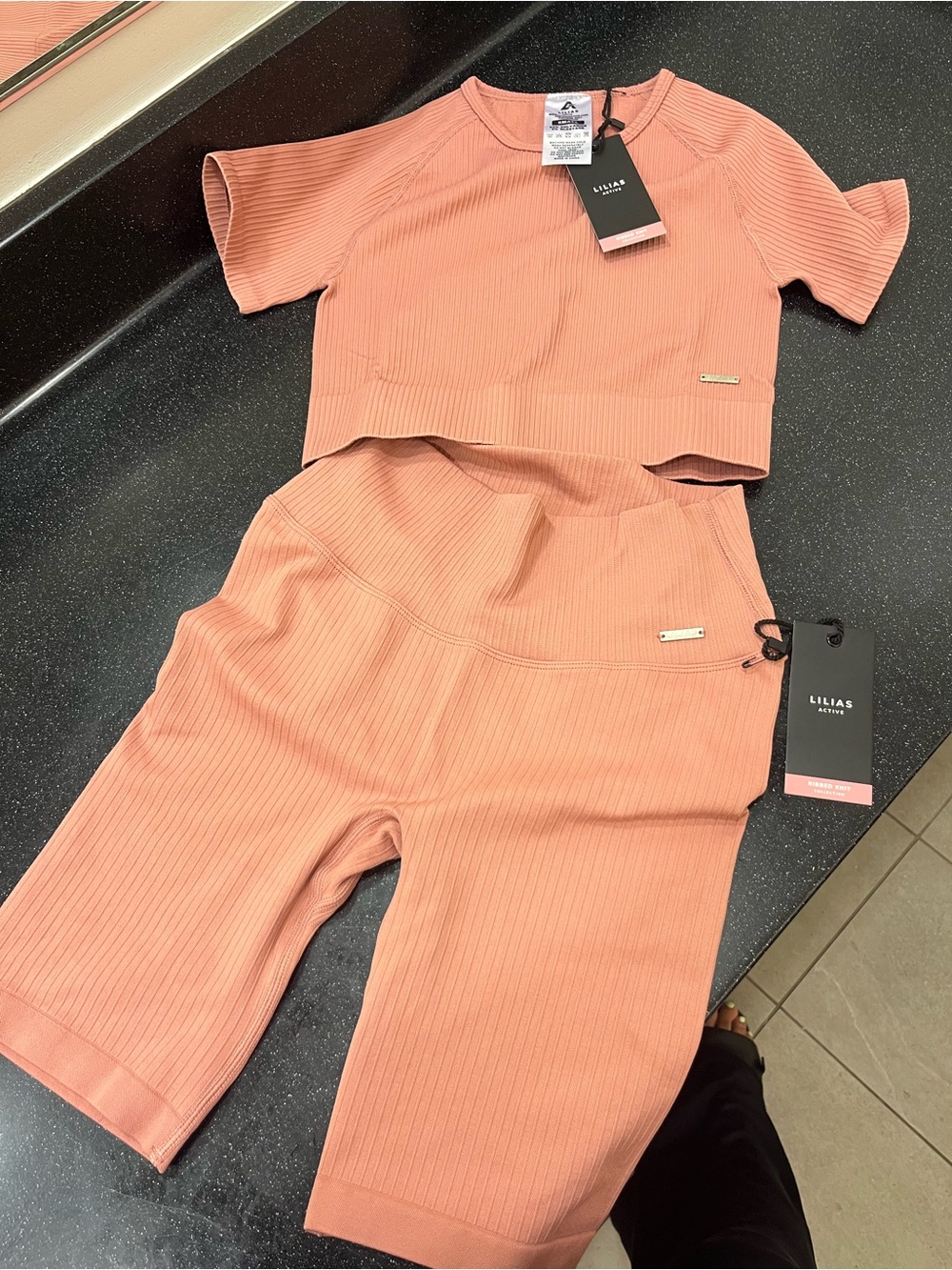LILIAS Active Ribbed Two-Piece Set in Dusty Rose